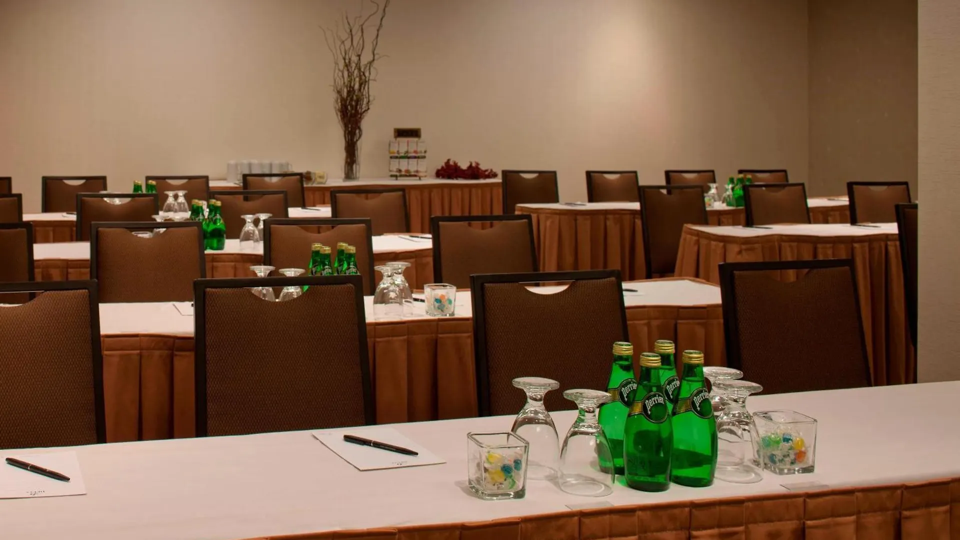 Delta Hotels By Marriott Winnipeg 4*,
