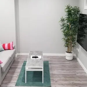 Luxurious 2 Bedroom Basement Holiday home