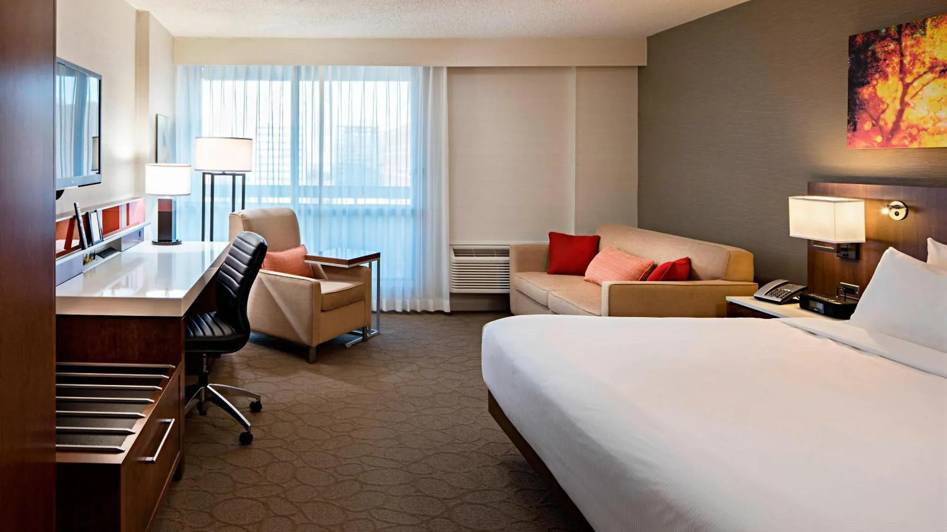 Delta Hotels By Marriott Winnipeg 4*,