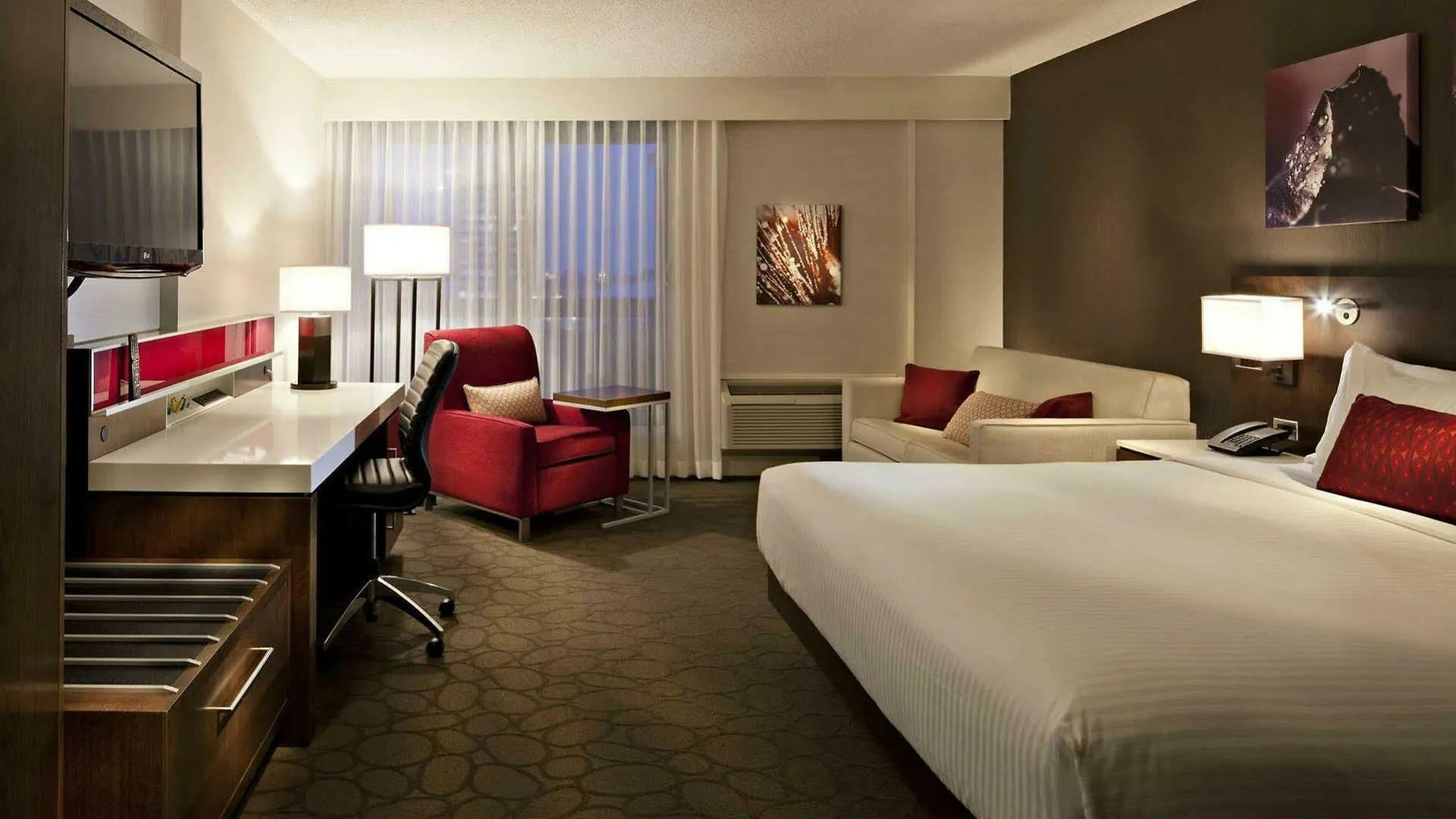 Delta Hotels By Marriott Winnipeg